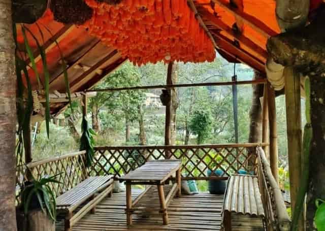 Seating area at Phensong Homestay