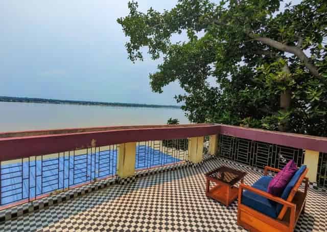 Sitting area and best views of Icchamati river from Taki