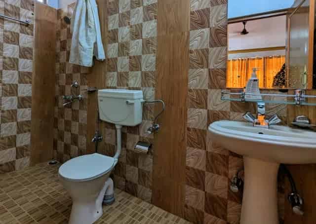 Washroom at Jowai Guest Inn 