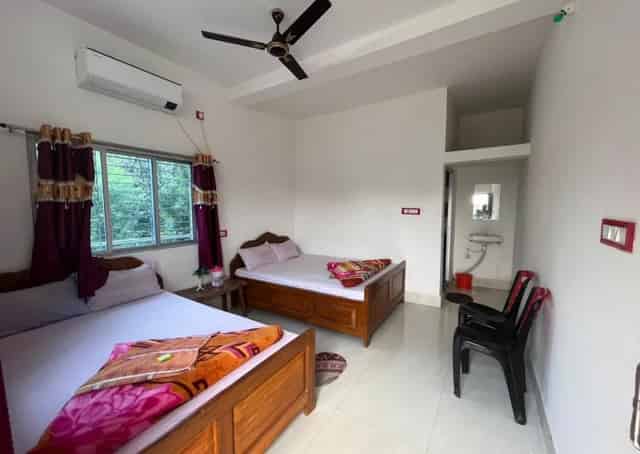 room interior at Bagmundi Guest Inn