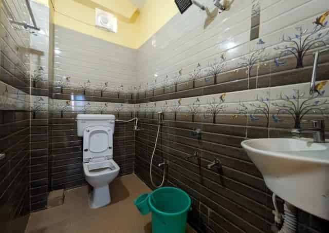 Attached Washroom at Daringbadi Guest Inn