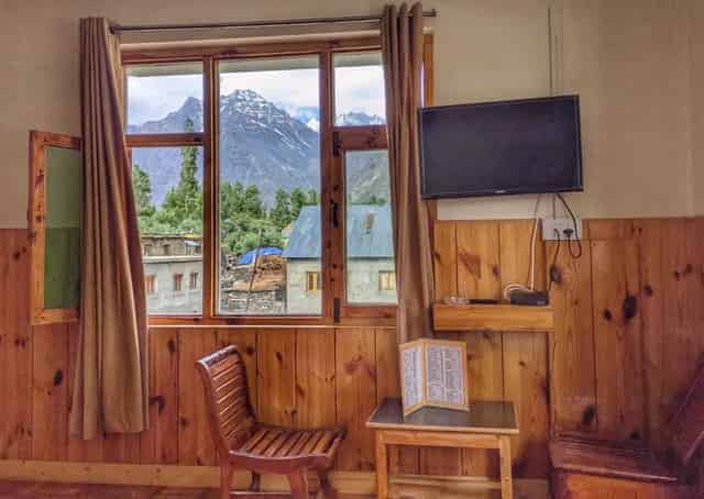 Deluxe room for couple sharing at Jispa Guest Inn