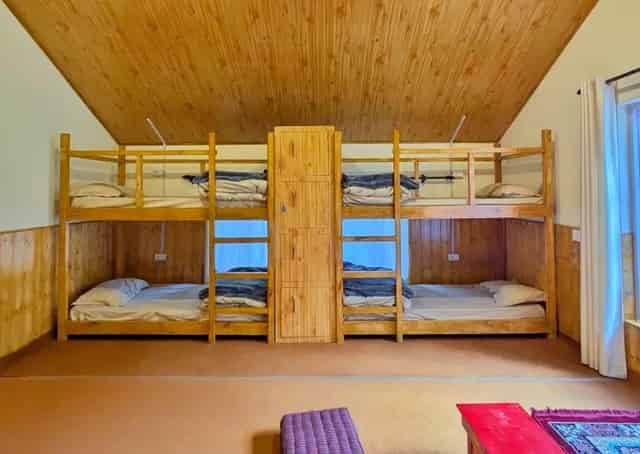 Bunk beds at Jispa Hostel 