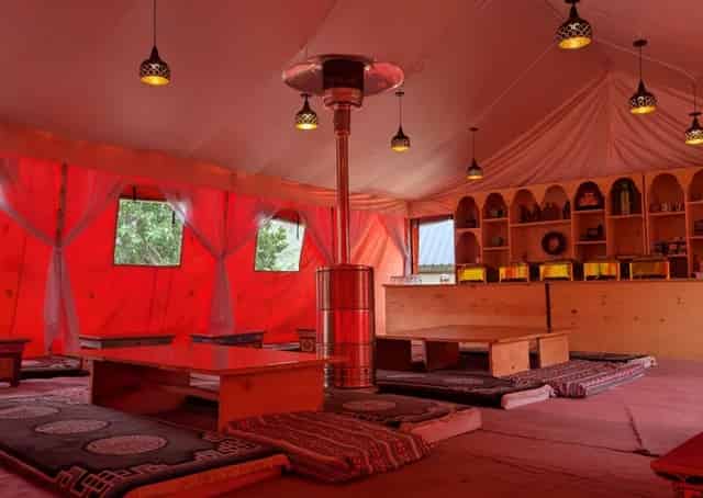 Jispa Glamping Ground Dining Area