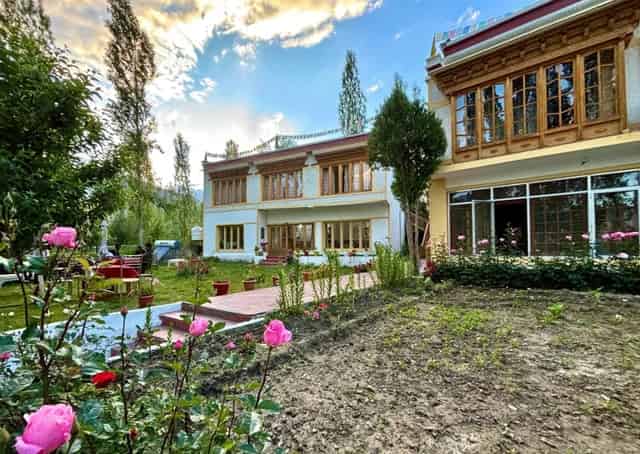 Exterior of Sumoor Retreat