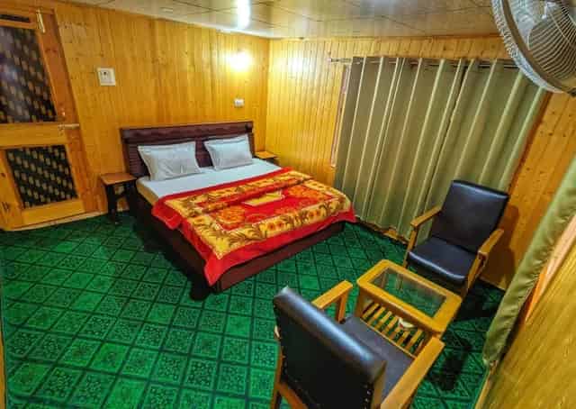 Doodhpathri Retreat Room Interior