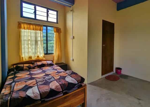 Kigwema Retreat Room Interior