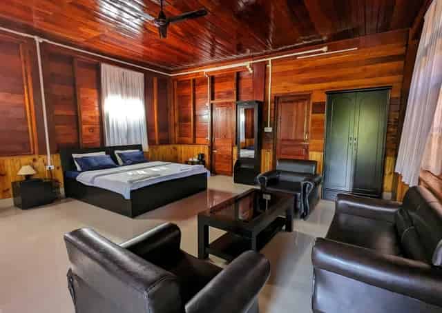 Kigwema Retreat Room Interior