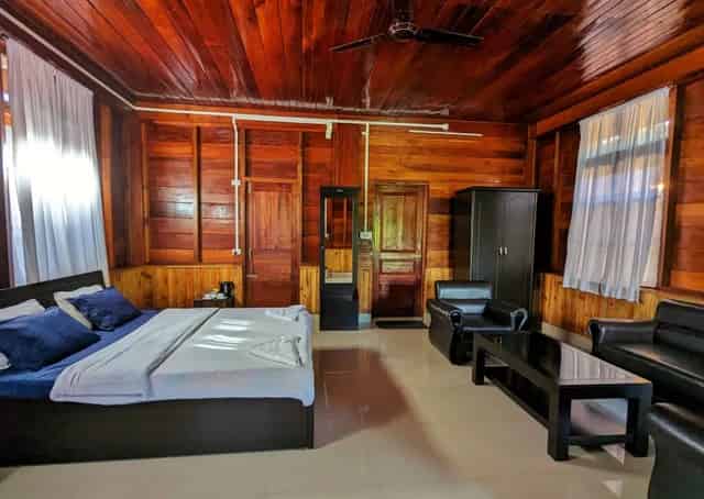 Kigwema Retreat Room Interior