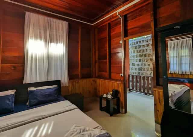 Kigwema Retreat Room Interior