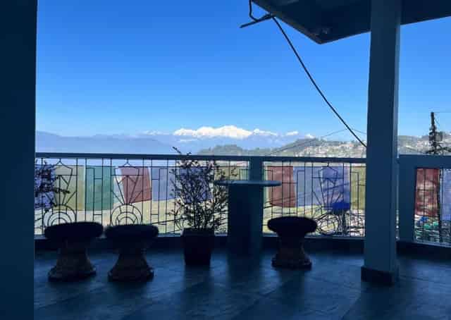 Kanchenjunga View from Darjeeling Homestay
