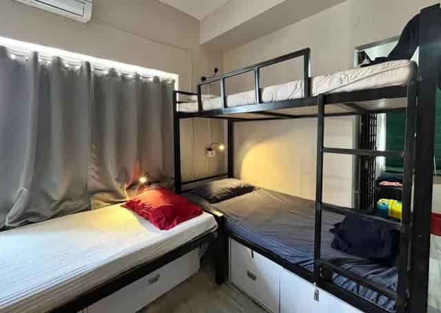 Mix Dorm interior at Kolkata Backpackers Hostel