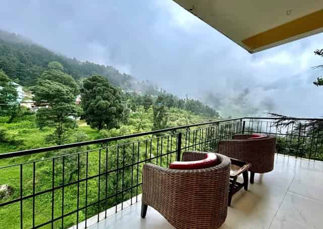Mcleod Ganj Retreat Mountain View From Balcony
