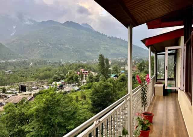 Manali Homestay Mountain View From Balcony
