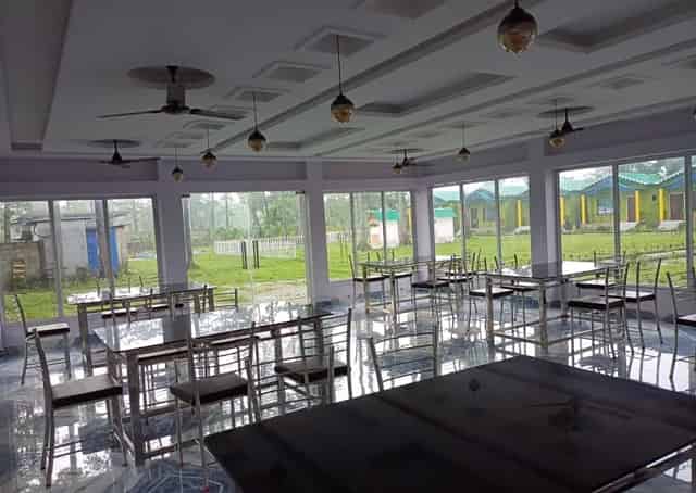 Jaldapara Retreat Dining Area