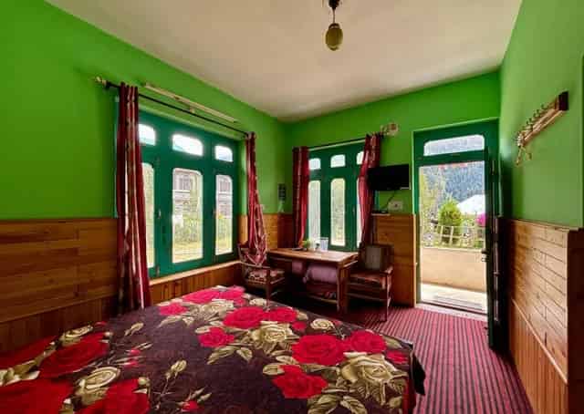 Room interior at Sangla Guest Inn