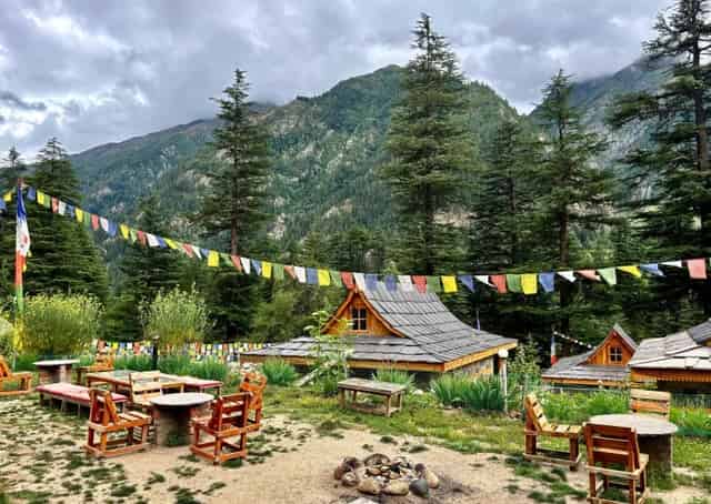 Batseri Resort Outdoor Hangout Area With Campfire