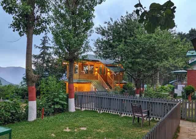 Exterior of Patnitop Homestay