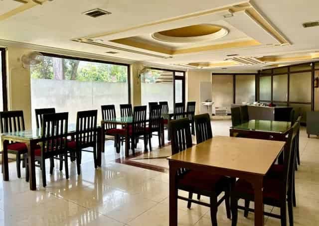 Dining area at Katra Guest Inn