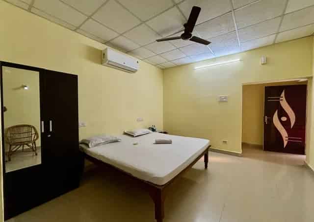 Double bed room of Jhargram Retreat