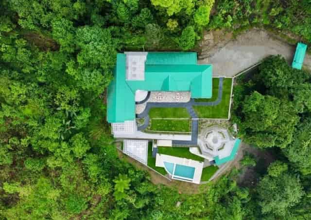 Lava Resort Campus