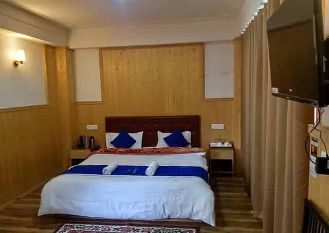 Room interior at Lachen Guest Inn