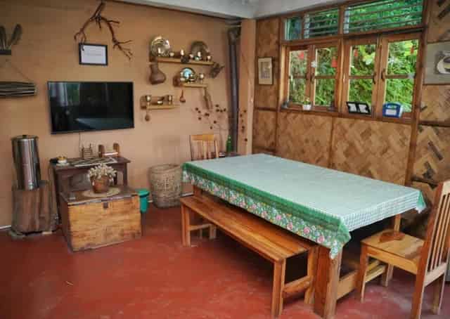 Vah Tukvar Homestay Dining Area