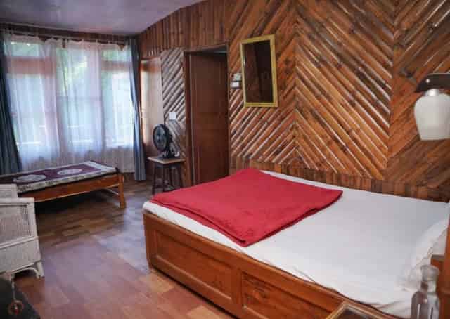 Vah Tukvar Homestay Room Interior