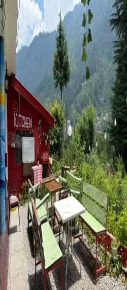 Old Manali Hostel Dining Area
