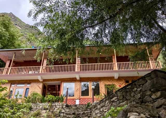 Tirthan Valley Homestay Campus