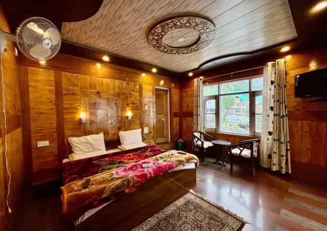 Sonmarg Retreat Room Interior 