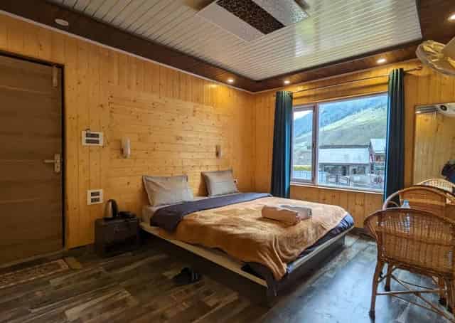 Sonmarg Retreat Room Interior 
