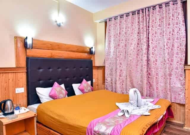 Lachen Retreat Room Interior