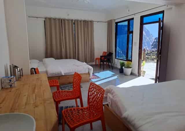  Joshimath Homestay Room Interior