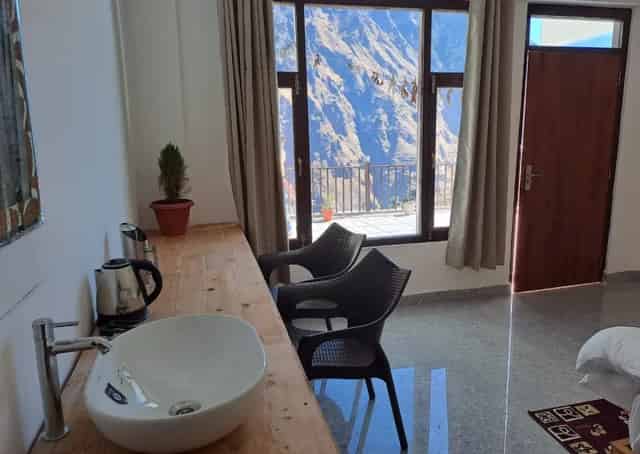  Joshimath Homestay Room Interior