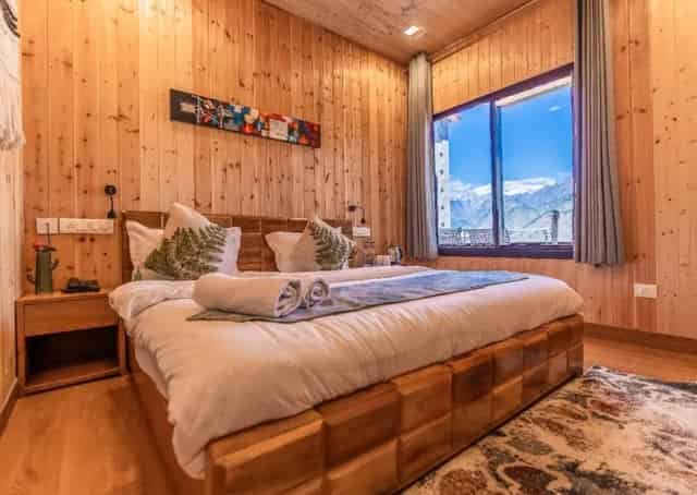 Auli Resort Cottage Interior