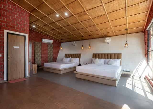  Lansdowne Resort Room Interior