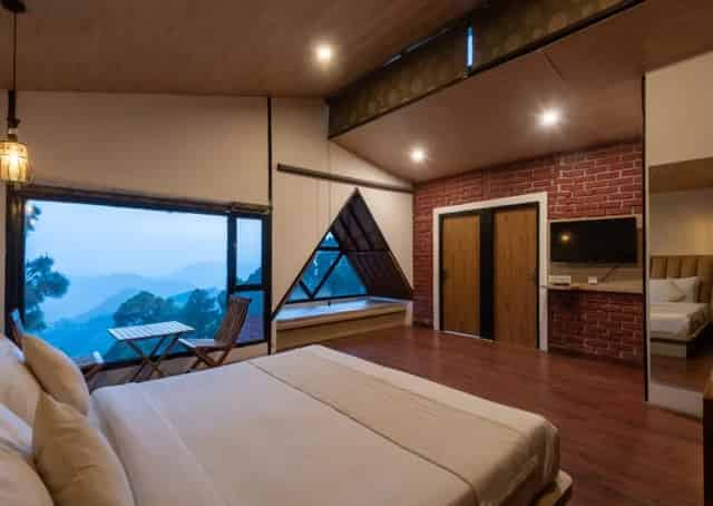 Lansdowne Resort Room Interior