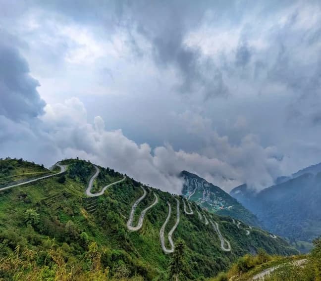Zigzag Road view at Zuluk