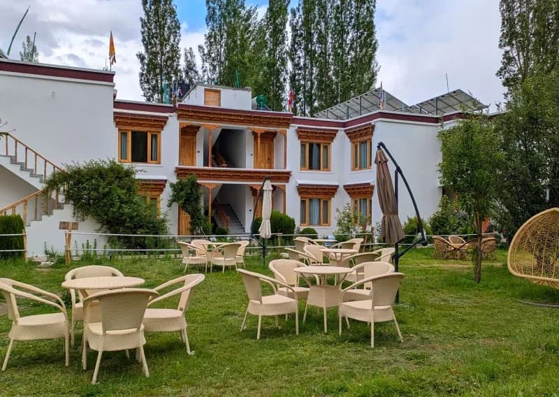 Outside view of Hunder Retreat 