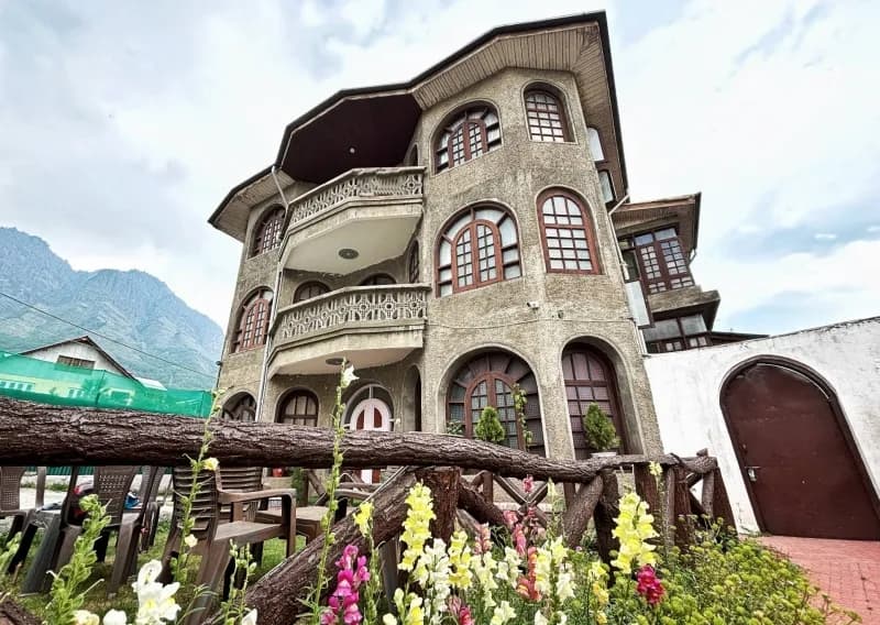 Exterior at Srinagar Homestay