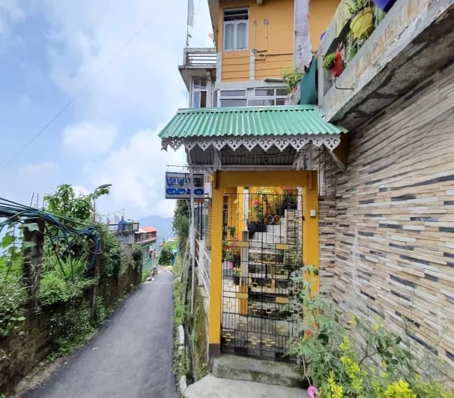 Exterior view of Darjeeling Homestay