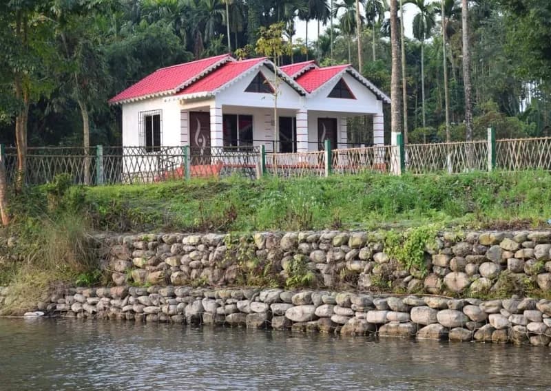 Jaldapara Retreat outside