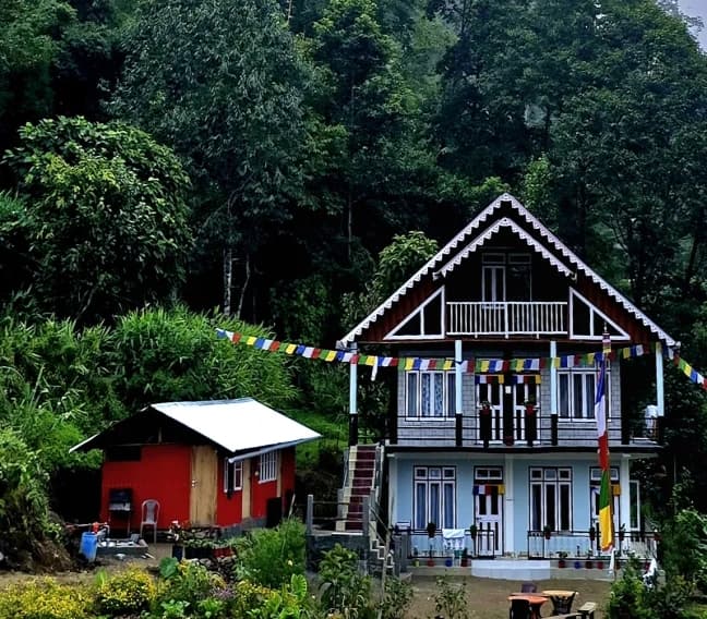 Exterior at Tendrabong Homestay