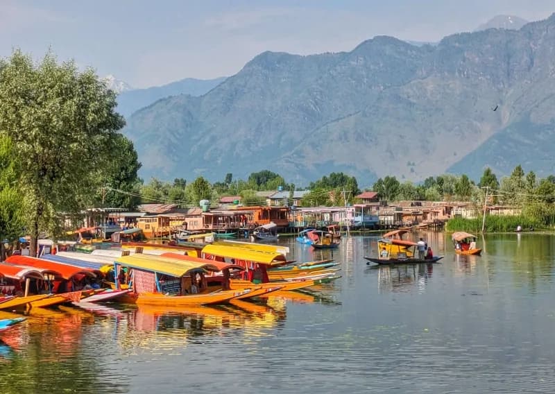 Exterior of Srinagar Guest Inn