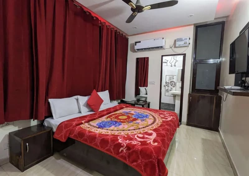 Room Interior at Chandigarh Guest Inn