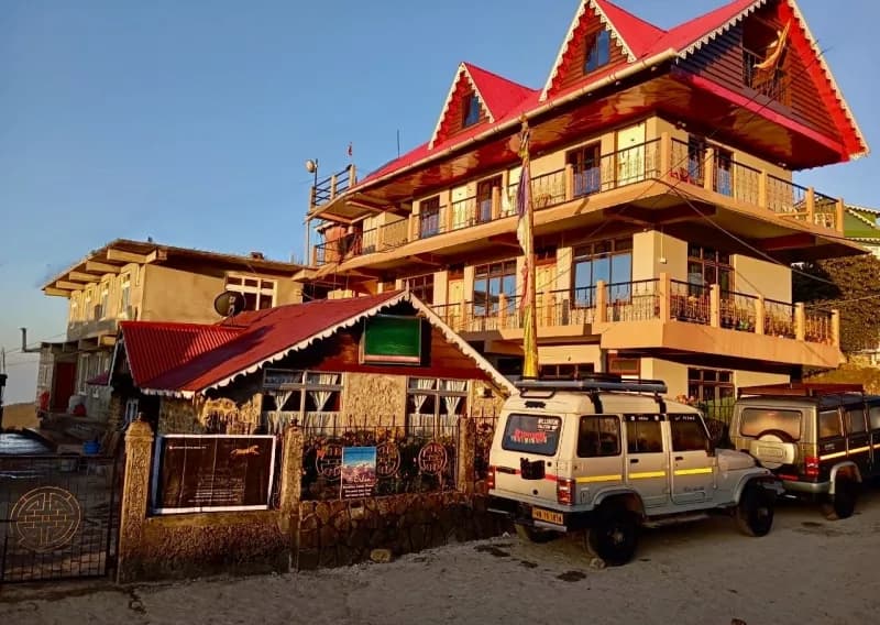 Exterior of Tumling Guest Inn
