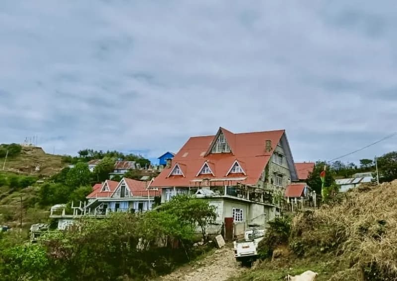 Exterior of Tumling Guest Inn