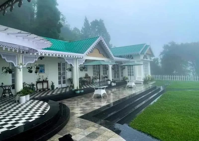Lava Resort Campus