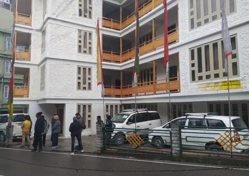 Exterior of Lachen Guest Inn